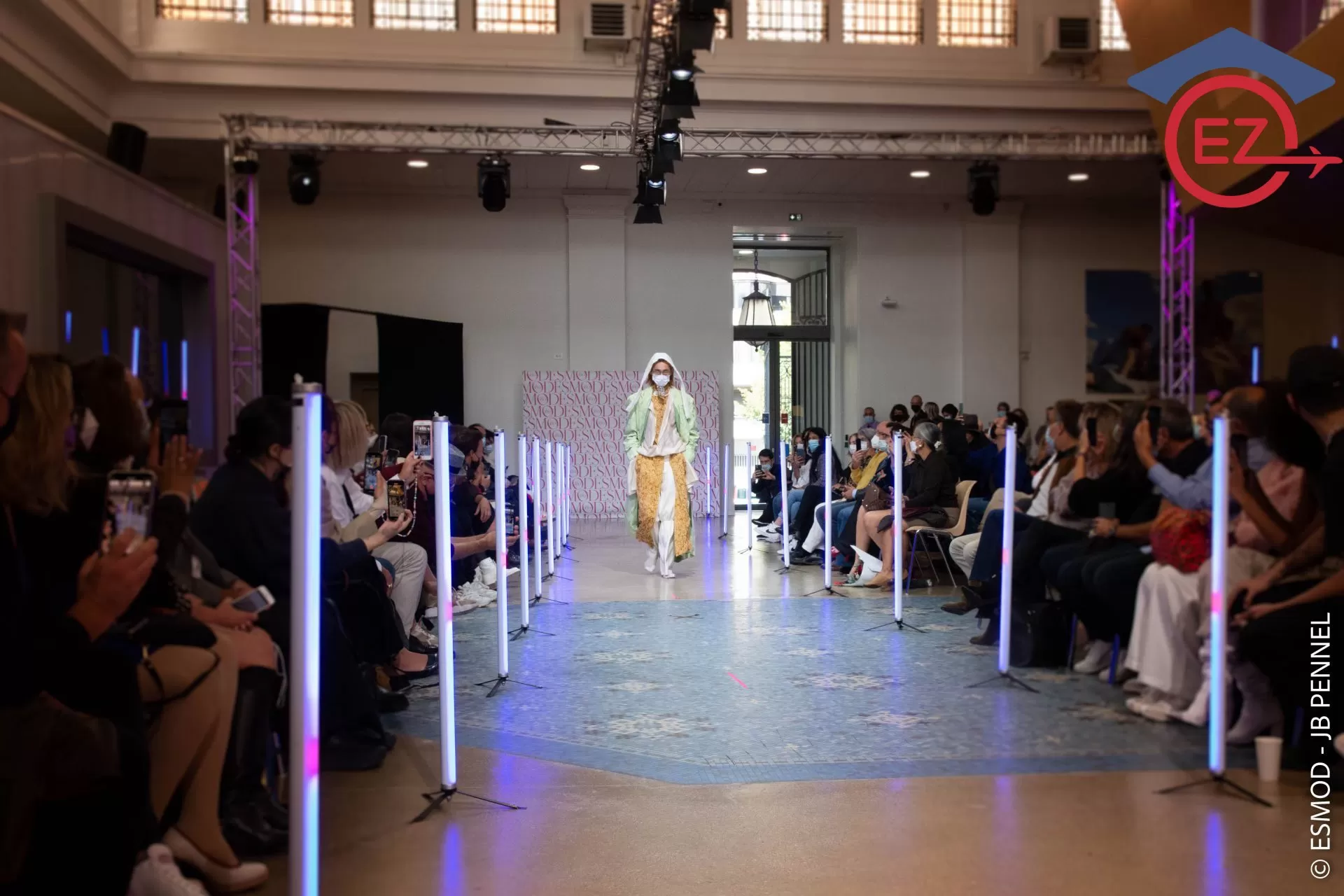 Hành trình từ ESMOD Paris đến sàn Runway Quốc tế