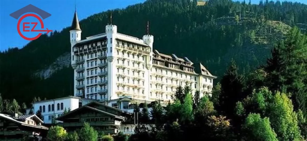 ÔNG HOÀNG QUẢN LÝ KHÁCH SẠN - HỌC VIỆN CÉSAR RITZ